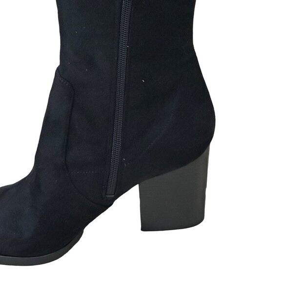 Marc Fisher Arletta NEW IN BOX black faux suede 25” high  3.5 “ heels sz 6.5M - Picture 2 of 9